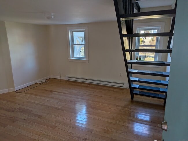 Building Photo - 30 Bridge St