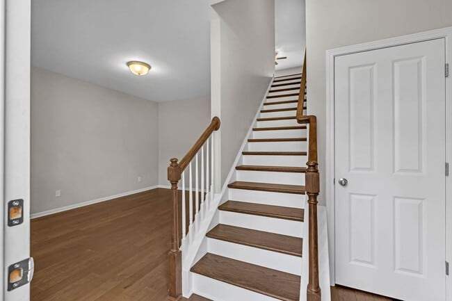 Building Photo - Middle Tennessee Blvd Townhome