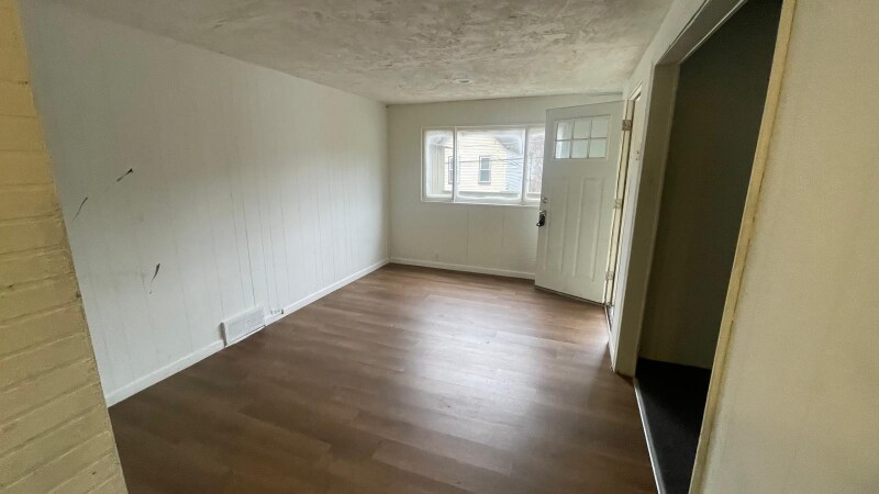 Building Photo - 328 Clugston Ave