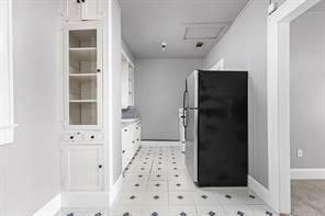 Building Photo - Charming, cozy, and great location!