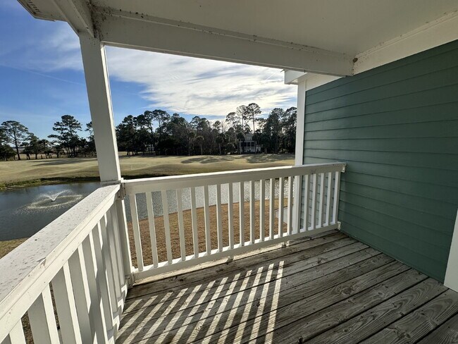 Building Photo - Spacious Three Bedroom Townhome in Old South!