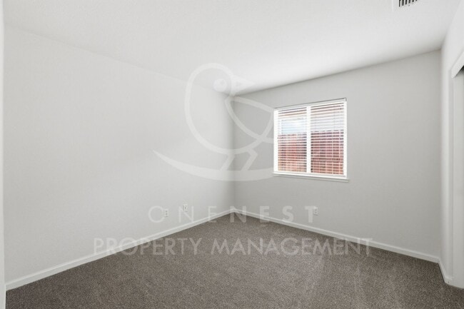 Building Photo - 3 Bedroom 2 Bathroom Plumas Lake, Move in Ready
