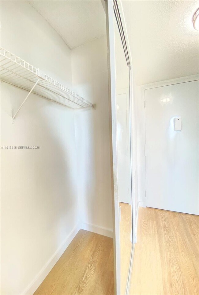 Building Photo - 1200 NE Miami Gardens Dr