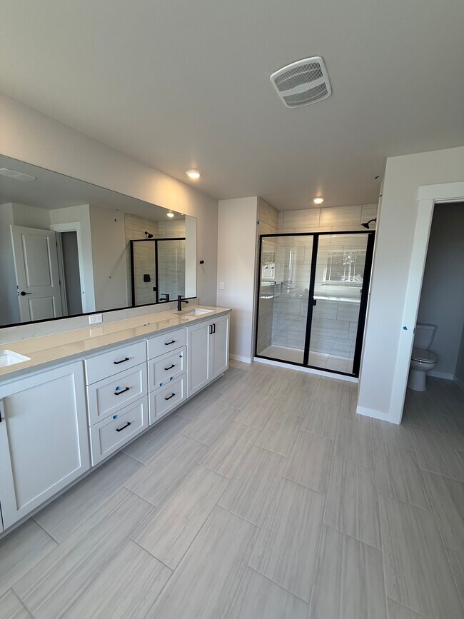 Building Photo - 16870 SW Leaf Ln