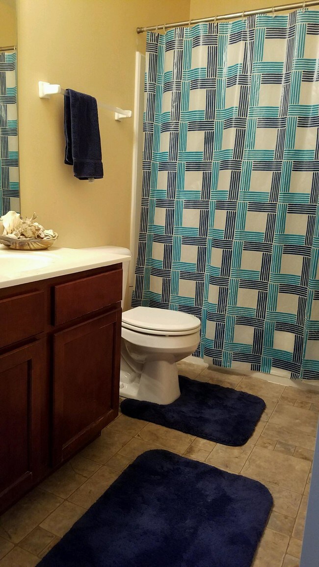 Building Photo - 1401 Millbrook Dr