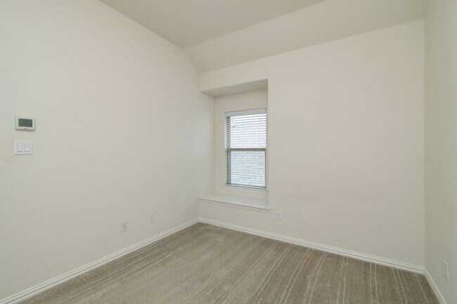 Building Photo - Spectacular and spacious home in Parkside!!