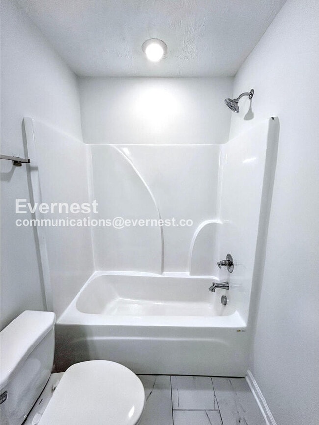 Building Photo - 204 Ansley Wy