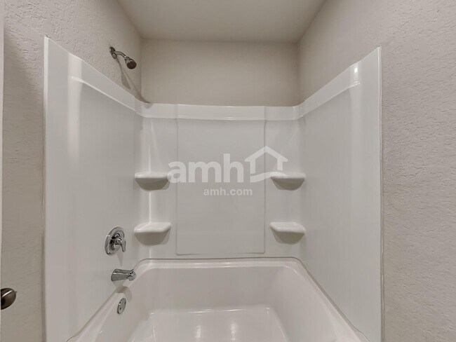 Building Photo - 502 Summersweet Rd