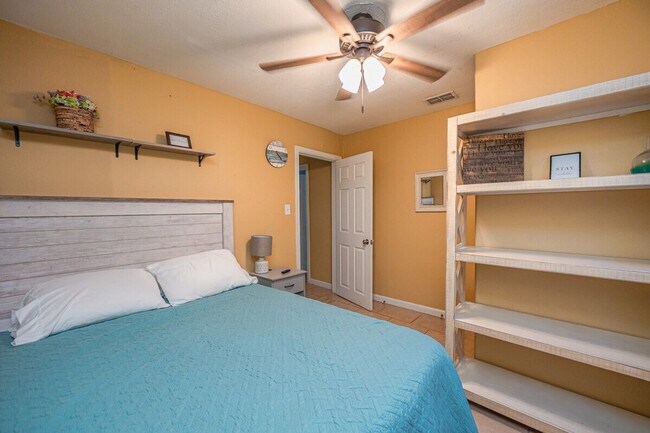 Building Photo - 1131 S 8th St