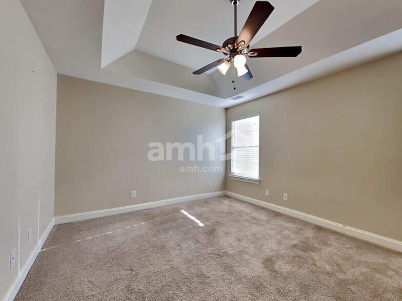 Building Photo - 415 Equinox Cir