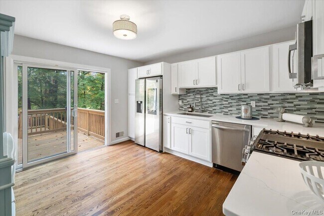 Building Photo - 107 Tennyson Dr