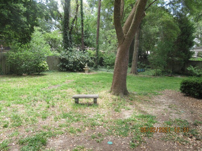 Building Photo - 107 Dewitt Cir