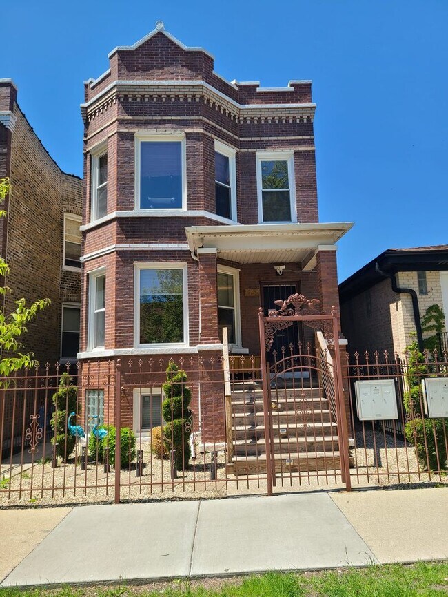 Building Photo - 1438 N Central Park Ave