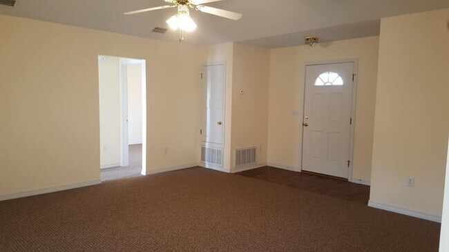 Building Photo - 3-Bed 2-Bath Brick Home located in the Heart of Foley