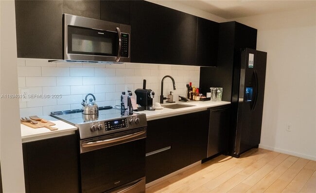 Building Photo - 398 NE 5th St