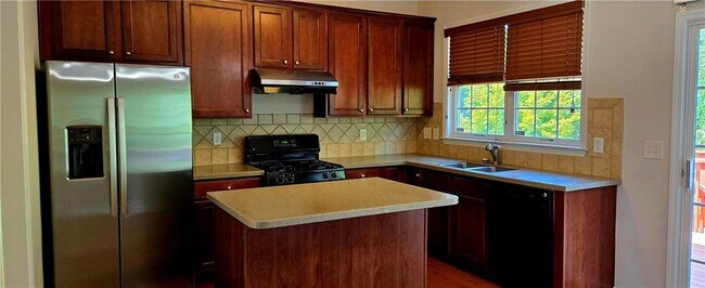 Building Photo - 3603 Stoneham Dr NW