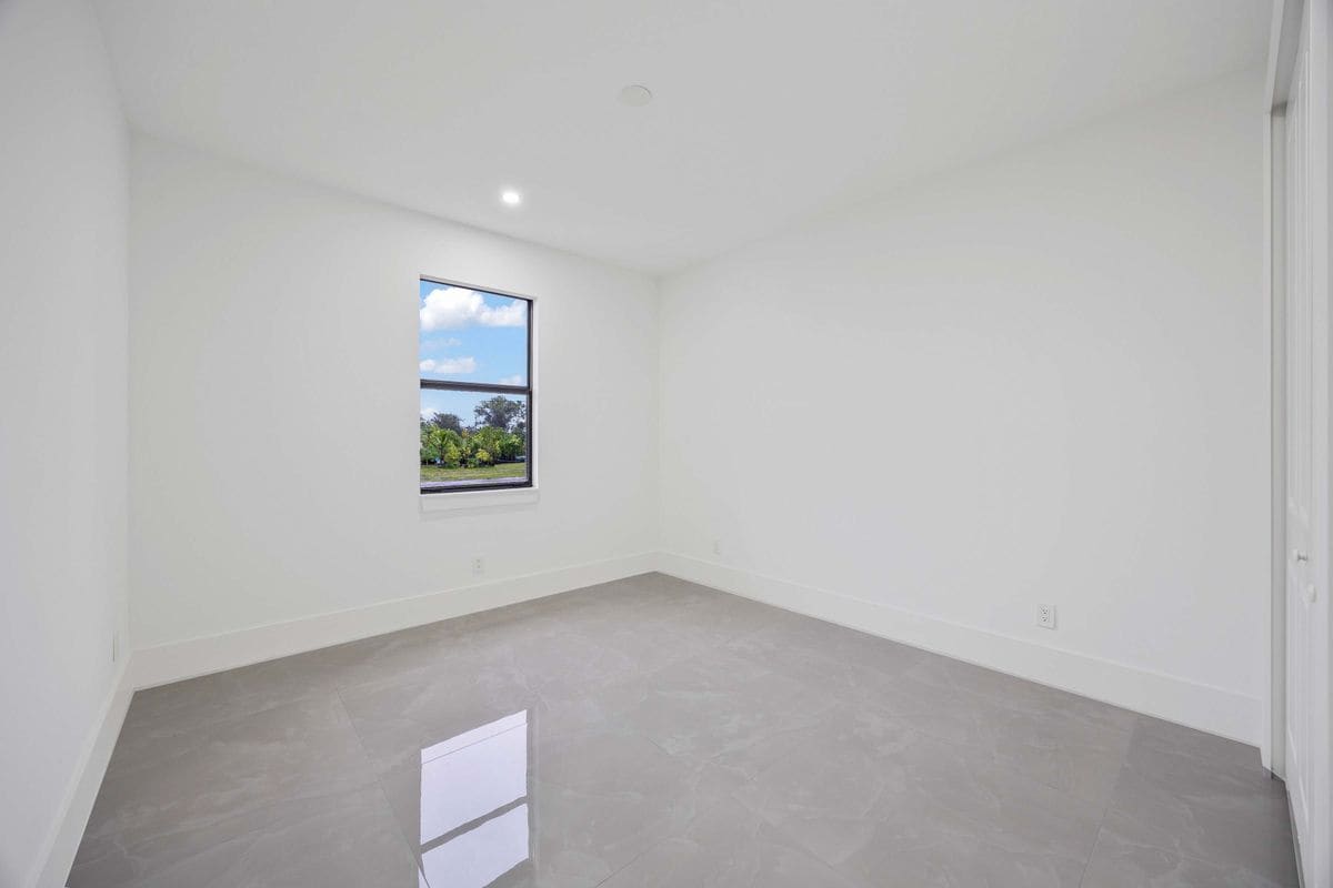 Building Photo - 2504 23rd St W