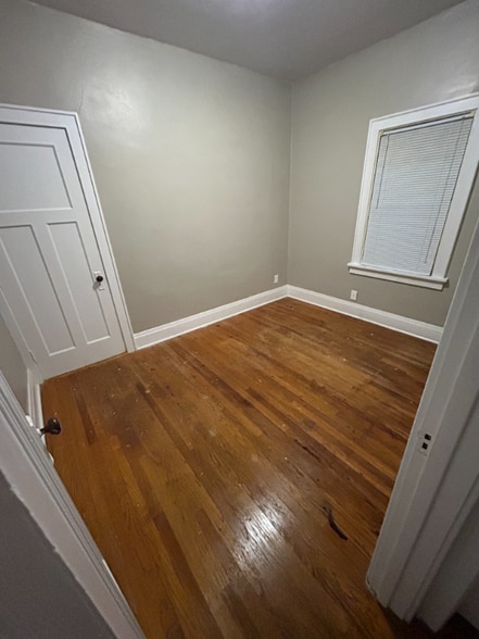 Building Photo - 3238 Ridgeway Ave