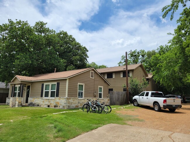 Primary Photo - College Station - 1 bedroom / 1 bath Apart...