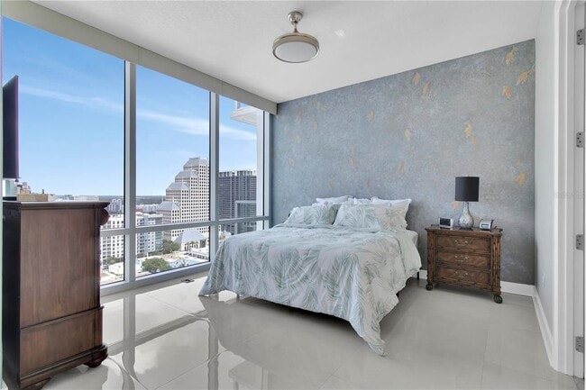 Building Photo - 150 E Robinson St