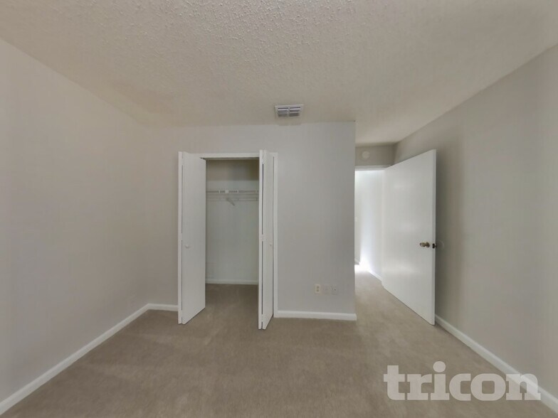 Building Photo - 2346 Blossom Ridge Dr N