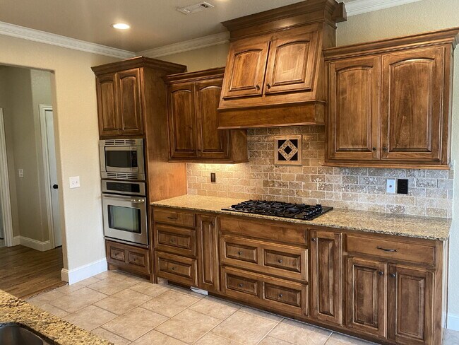 Building Photo - 6202 W Sage Dr