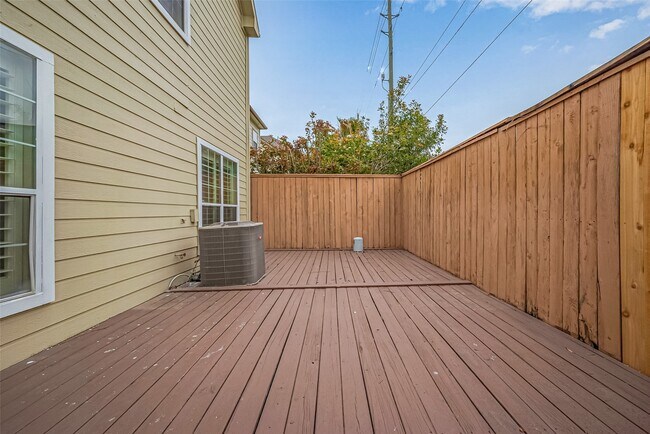 Building Photo - 2624 Starboard Point Dr