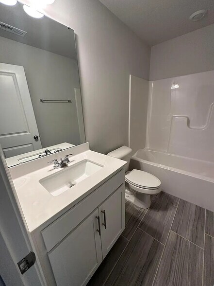 Building Photo - Room in Townhome on Kasota Ln