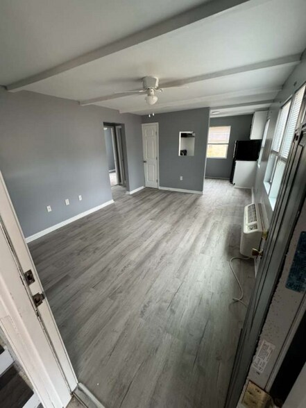 Building Photo - 201 Chandler Dr