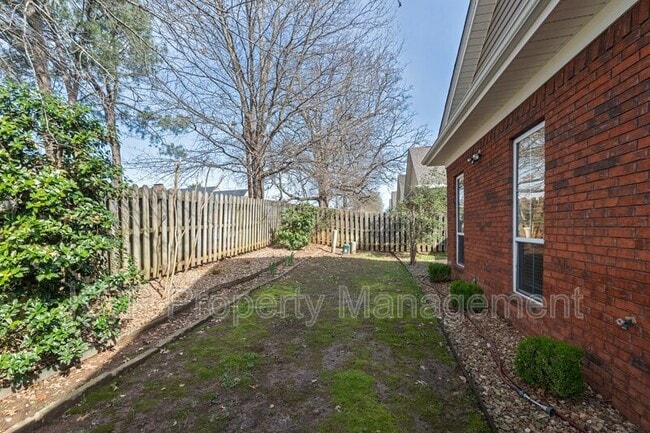 Building Photo - 66 Jeffrey Way