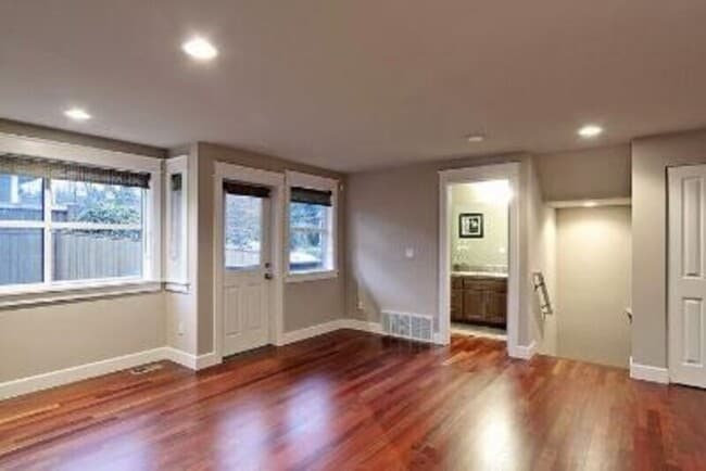 Building Photo - 1410 N 55th St