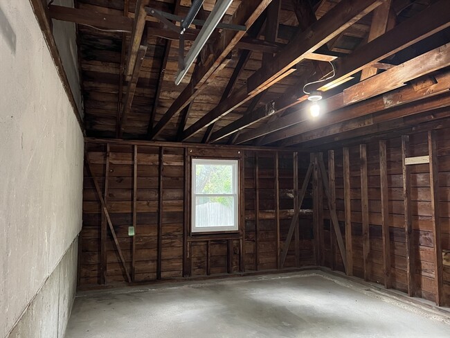 Building Photo - 43 Grove St