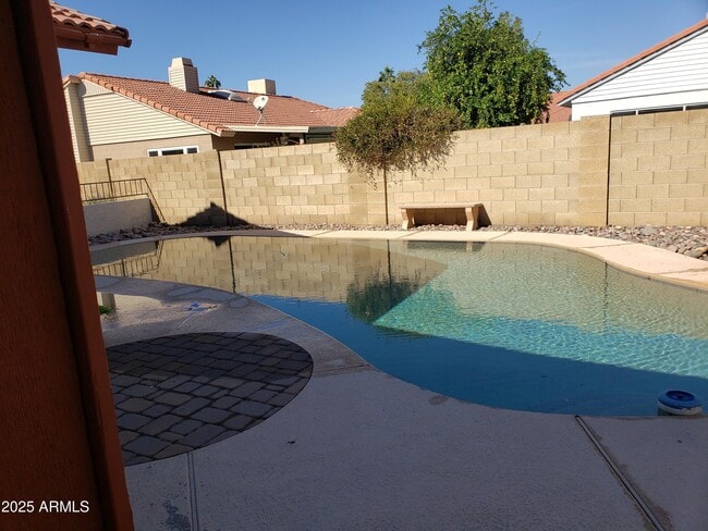 Building Photo - 2708 W Gila Ln