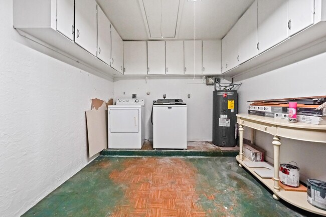 Building Photo - 5078 Ambler Ln