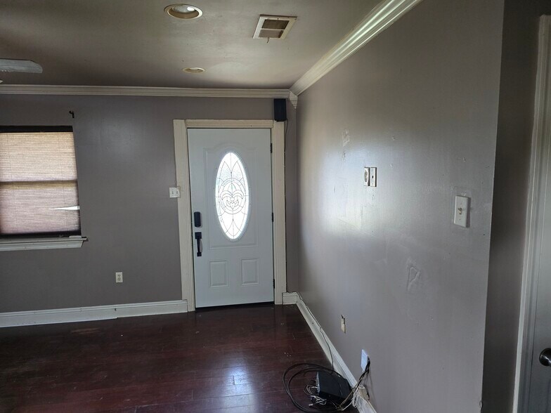 Building Photo - 20 Woodchase Ct