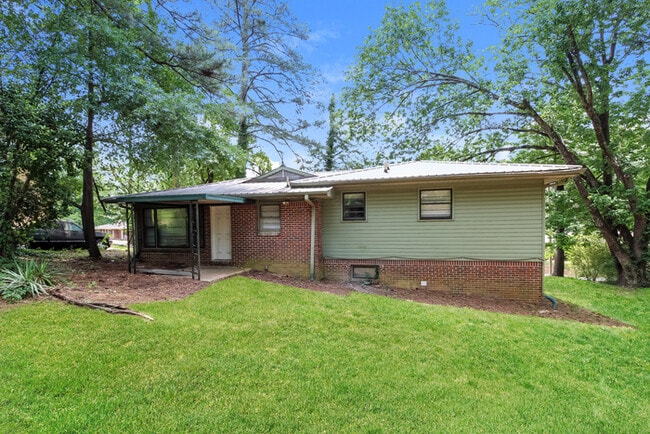 Building Photo - 712 Arrow Rd