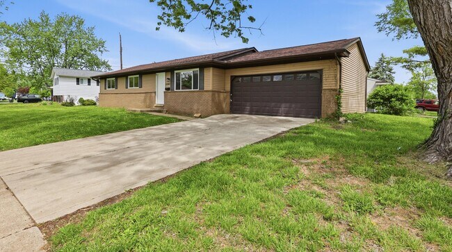 Building Photo - 5240 Carbondale Dr