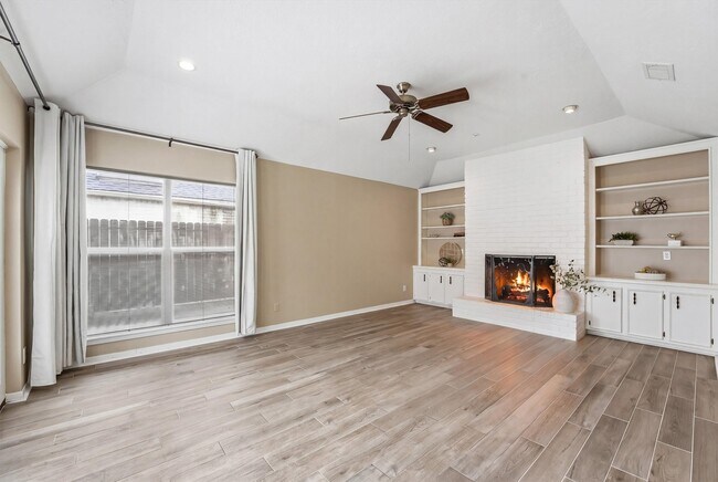 Building Photo - 2513 Country Club Blvd