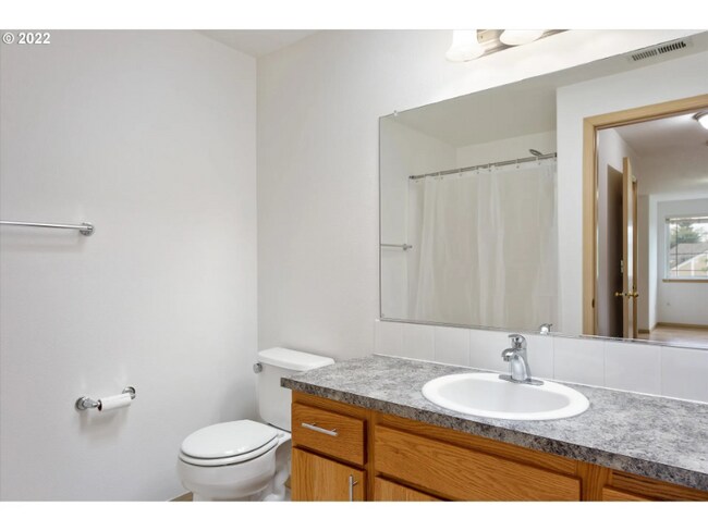 Building Photo - 3552 SE 66th Ave