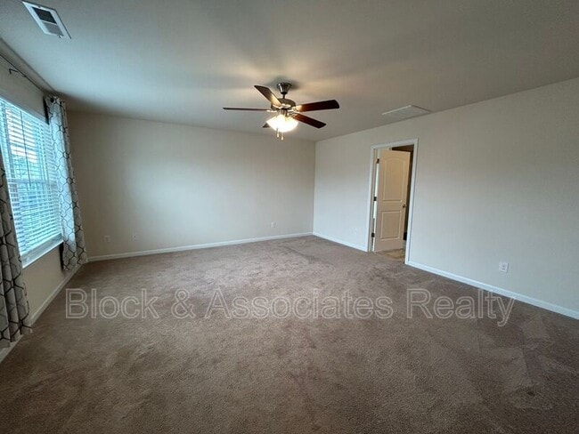 Building Photo - 1464 Land Grv Dr