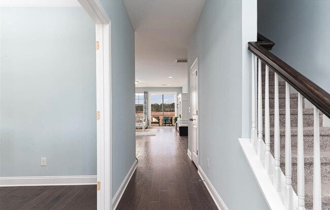 Building Photo - 5032 Magnolia Village Way