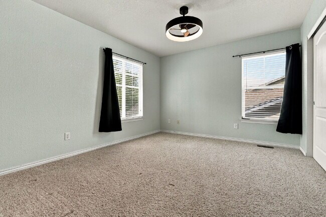 Building Photo - 3-Bedroom Home + Separate Office & Loft | 3-Car Garage