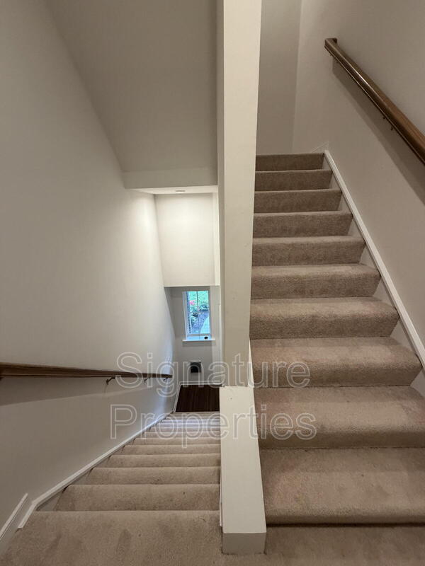 Building Photo - 14469 Hancock Towns Dr