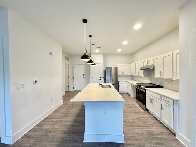 Building Photo - Beautiful NEW 2-Bed, 2- Bath Apartment in Rock Hill!