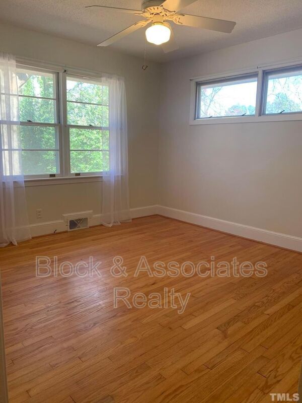 Building Photo - 6015 Inona Pl