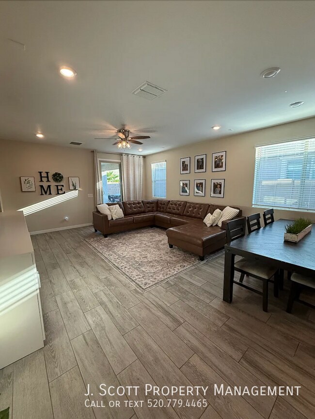 Building Photo - 449 Pinnacle Ridge Dr