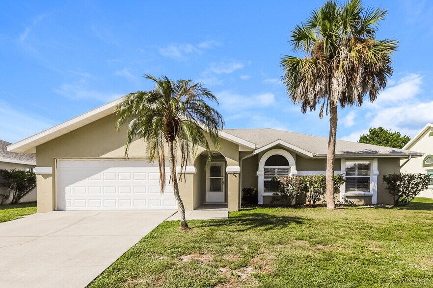 Primary Photo - 6202 65th Ct E