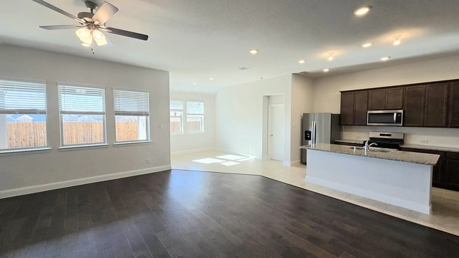 Building Photo - 3029 Hollybrook Ln