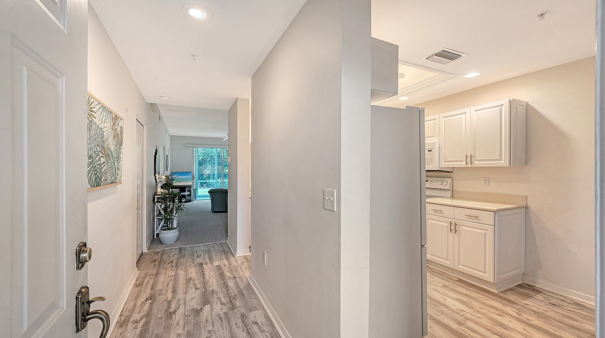 Building Photo - 8750 Olde Hickory Ave