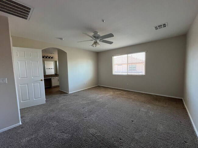 Building Photo - Fabulous Gilbert Location near San Tan Mall
